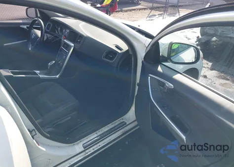 2013 Volvo S60 T5 z USA, uszkodzony, nr VIN YV1612FSXD1216590